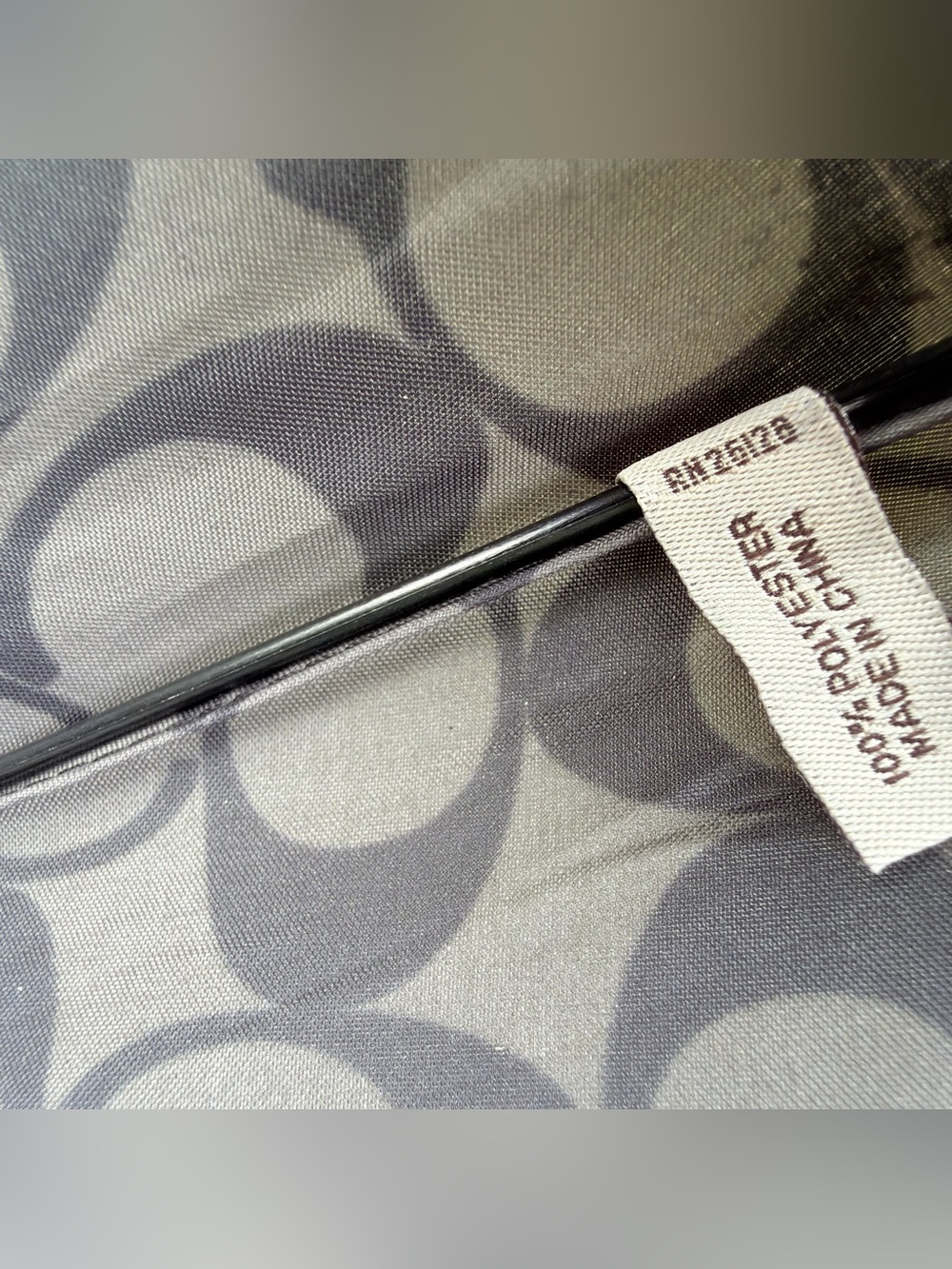 Coach Mini Signature Umbrella Graphite - Picture 9 of 16